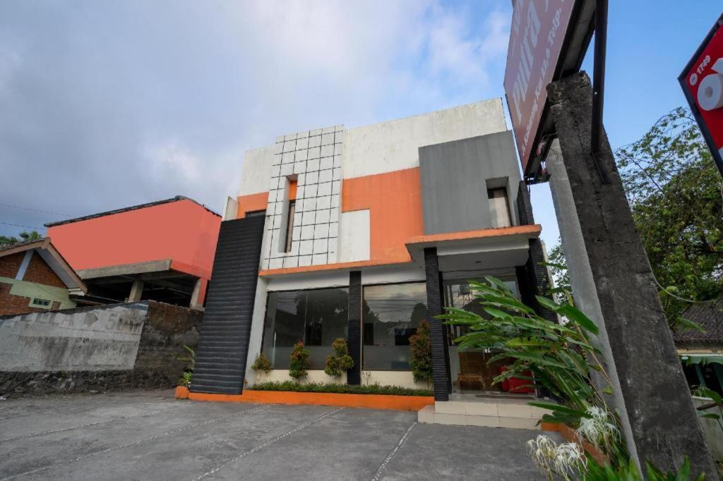 Wisma Putra Jaya Hotel Kaliurang Extérieur photo