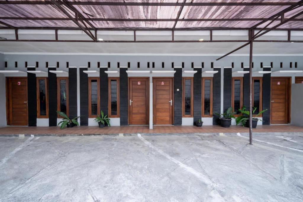 Wisma Putra Jaya Hotel Kaliurang Extérieur photo