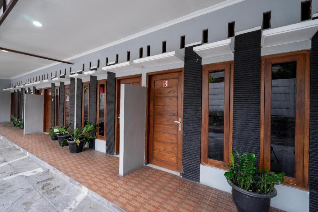 Wisma Putra Jaya Hotel Kaliurang Extérieur photo